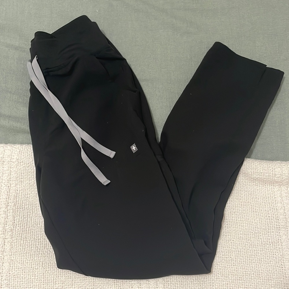 Figs bottoms, I have 2 pairs available